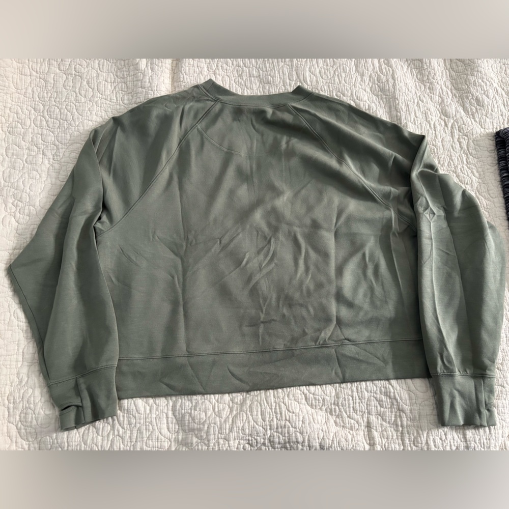 Offline By Aerie Green Athletic Pullover - Picture 2 of 3